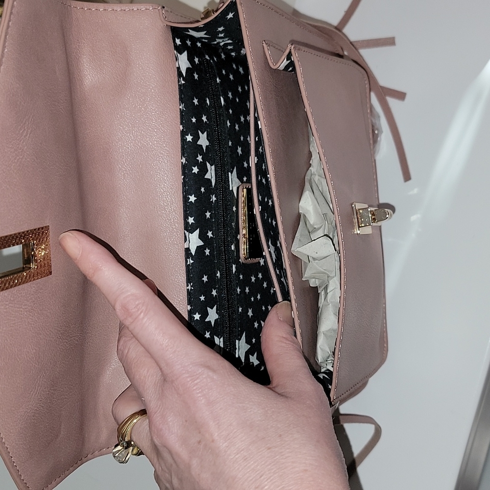 New! Mauve/blush Purse with gold hardware - Picture 3 of 9